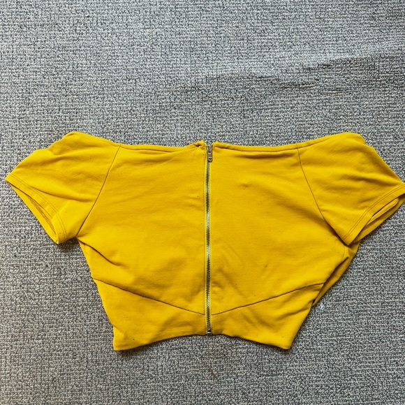 Bebe Yellow Crossed Crop-Top - Picture 3 of 4